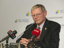 Sen. Jim Inhofe (R-Okla.), ranking member of the Senate Armed Services Committee (SASC), speaks with the press in Ukraine on Oct. 28, 2014, about the need for the United States to provide Ukraine military aid. 